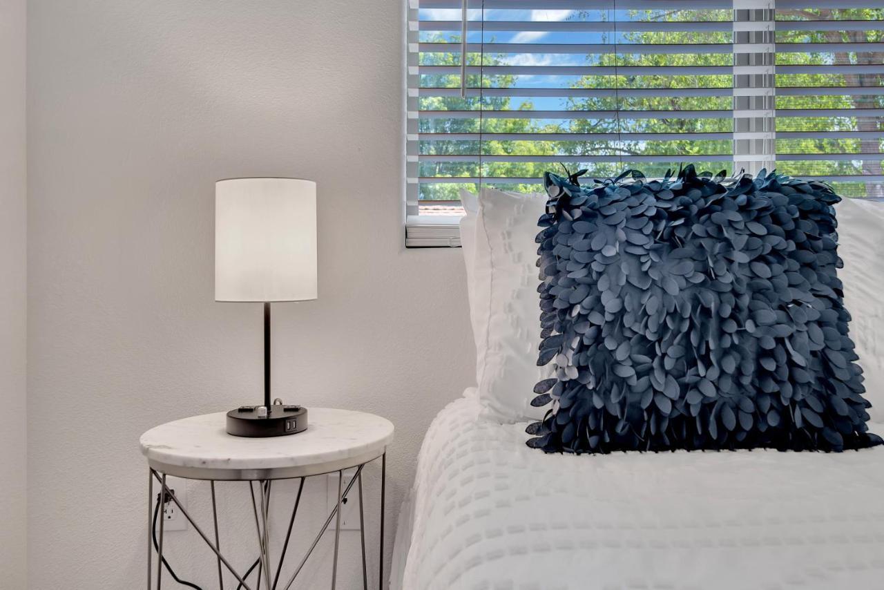 Villa Downtown Paso: Sip N Sleepz 3 Bed/2.5 Bath Paso Robles Esterno foto