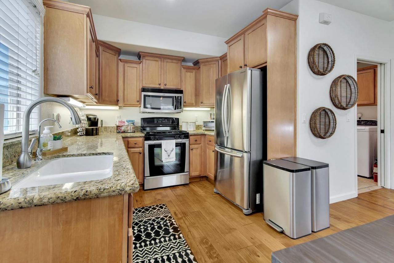 Villa Downtown Paso: Sip N Sleepz 3 Bed/2.5 Bath Paso Robles Esterno foto