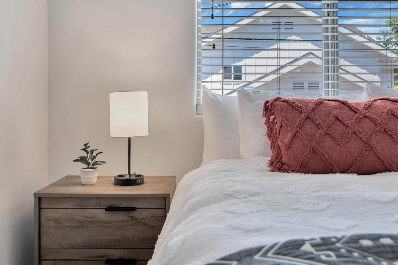 Villa Downtown Paso: Sip N Sleepz 3 Bed/2.5 Bath Paso Robles Esterno foto