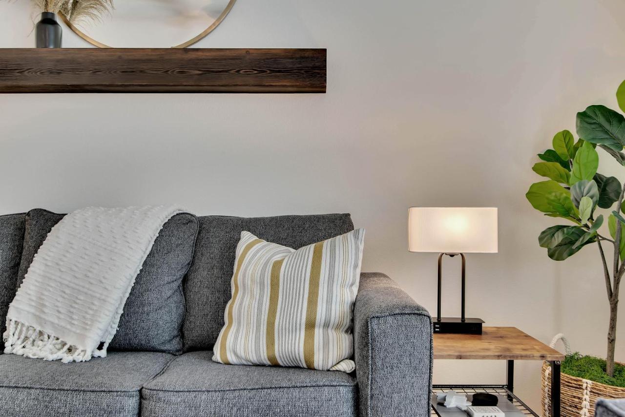 Villa Downtown Paso: Sip N Sleepz 3 Bed/2.5 Bath Paso Robles Esterno foto