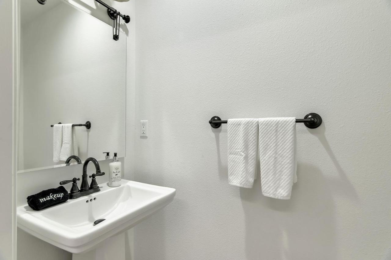 Villa Downtown Paso: Sip N Sleepz 3 Bed/2.5 Bath Paso Robles Esterno foto